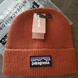 NEW Patagonia Rust Knit Beanie with tags UNISEX